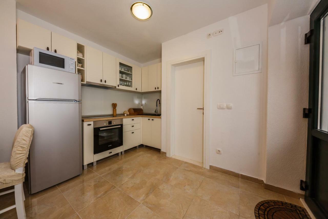 Apartman Mare Каштела Экстерьер фото